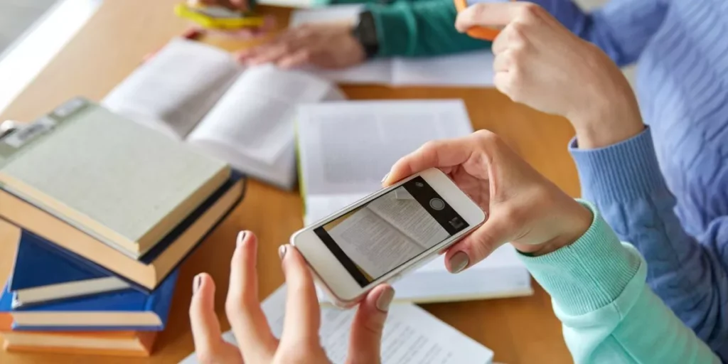 Affordable Smartphones for Students and Teens Affordable Smartphones for Students and Teens